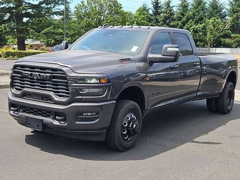 New 2026 RAM 3500 Big Horn AWD/4WD image 3