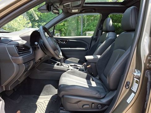 Used 2025 Subaru Forester Touring w/ Popular Package - Touring AWD/4WD image 14