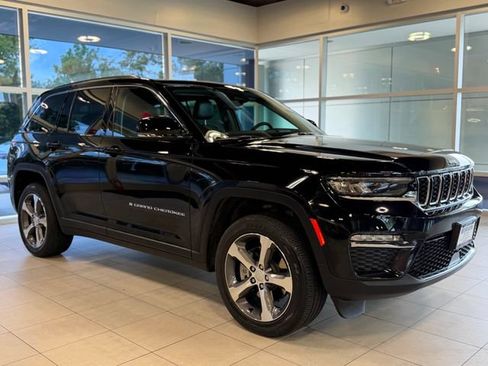 Used 2023 Jeep Grand Cherokee 4WD 4xe image 6