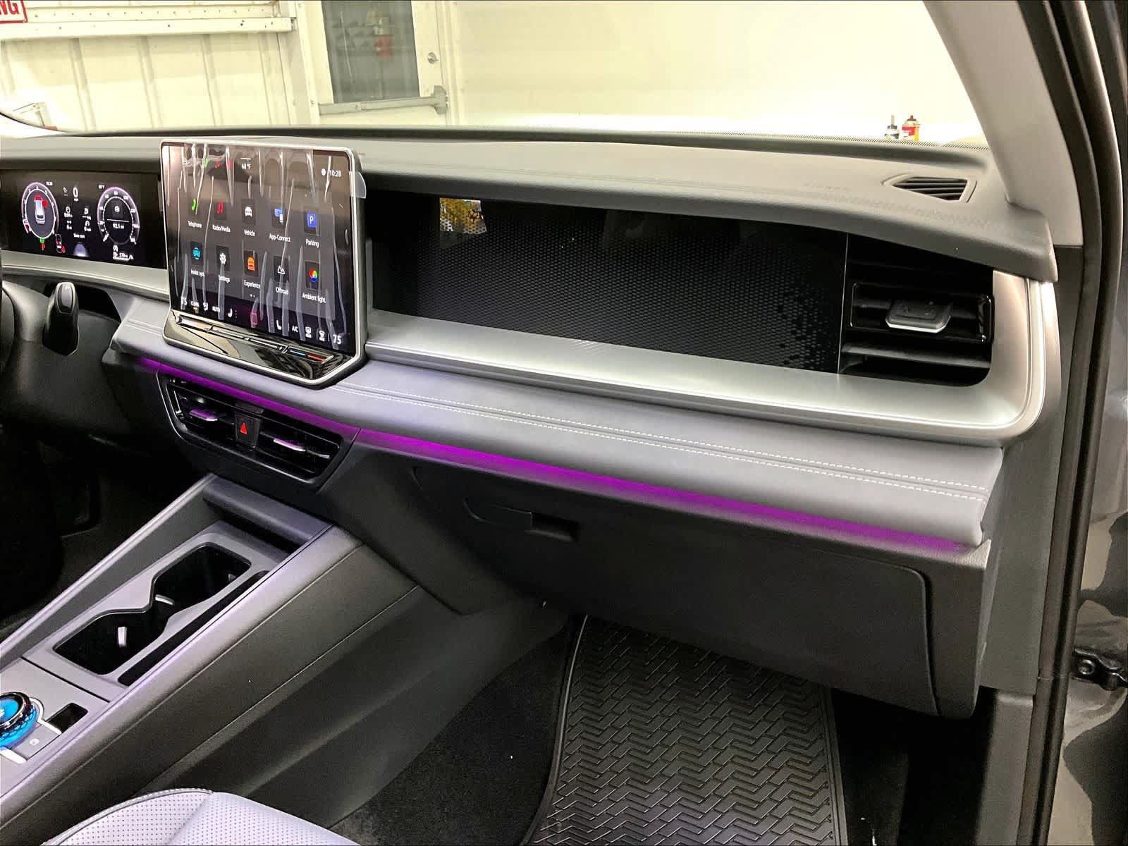 New 2026 Volkswagen Tiguan SE AWD/4WD image 28