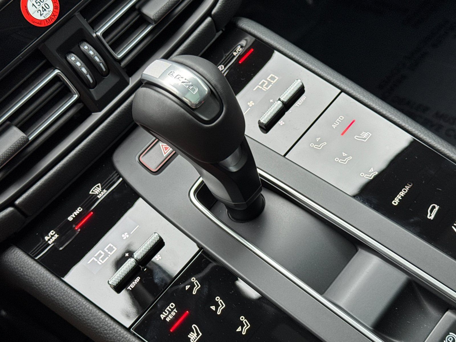 Certified 2026 Porsche Macan Turbo AWD/4WD image 26