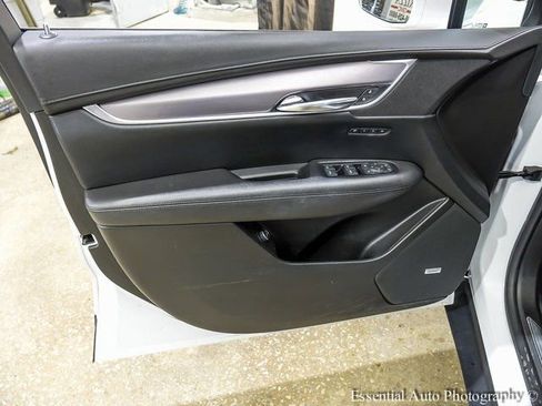 Certified 2017 Cadillac XT5 Luxury w/ Driver Awareness Package image 19