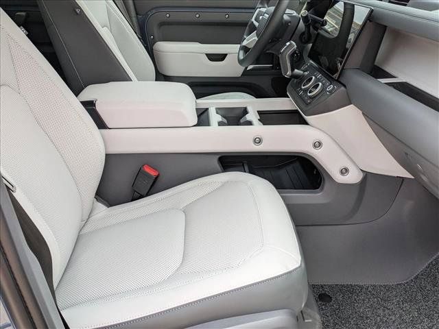 Used 2026 Land Rover Defender 110 S AWD/4WD image 18