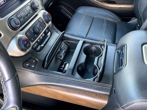 Used 2019 GMC Yukon XL Denali w/ Denali Ultimate Package image 16