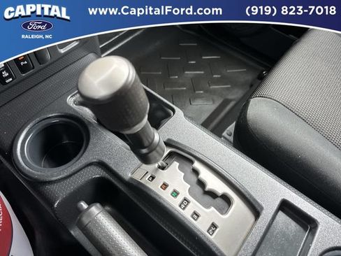 Used 2010 Toyota FJ Cruiser 4WD image 29