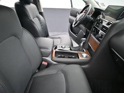 Used 2024 Nissan Armada SL w/ Captain's Chairs Package image 15