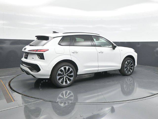 New 2026 Audi Q3 quattro 2.0T AWD/4WD image 7