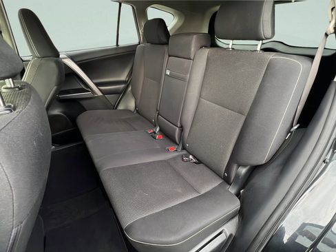 Used 2017 Toyota RAV4 XLE AWD/4WD image 10