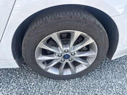 Used 2017 Ford Fusion Energi SE image 12