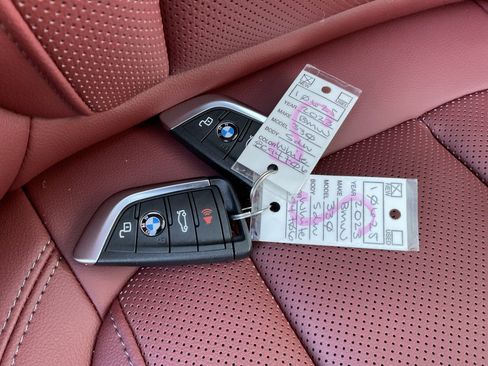 Used 2023 BMW 330i xDrive Sedan w/ Premium Package image 34