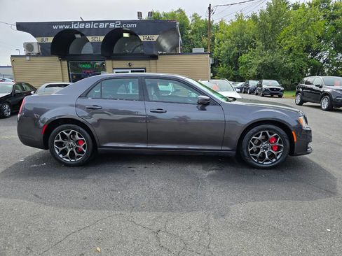 Used 2018 Chrysler 300 S image 2