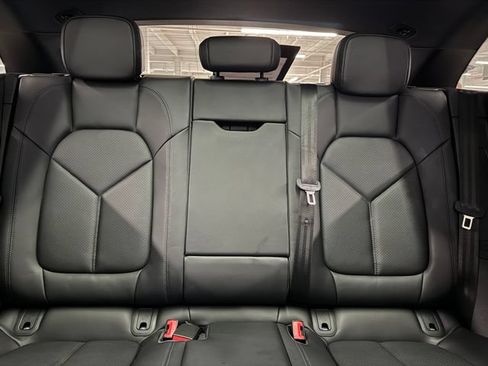 Certified 2026 Porsche Macan AWD/4WD image 29