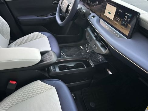 New 2026 Nissan Leaf Platinum+ image 18