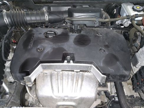 Used 2018 GMC Acadia SLE image 30