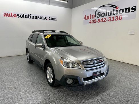 Used 2014 Subaru Outback 2.5i Limited image 1