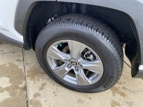 Used 2022 Toyota RAV4 XLE image 29