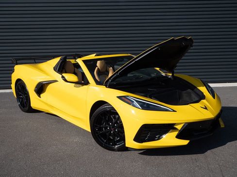 Used 2025 Chevrolet Corvette Stingray Premium Conv w/ 3LT image 26