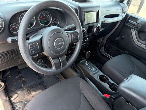 Used 2018 Jeep Wrangler Unlimited Sport AWD/4WD image 17