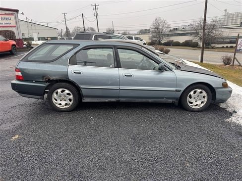 Used 1996 Honda Accord LX image 1