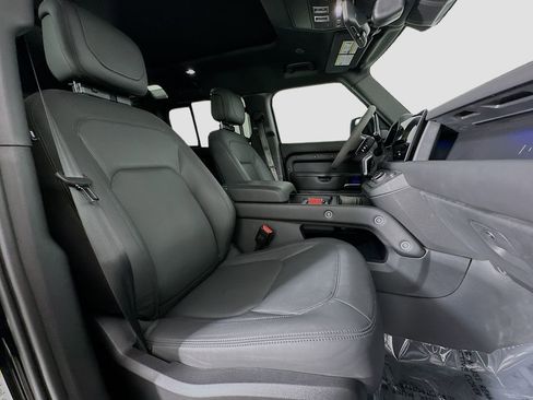 Used 2023 Land Rover Defender 110 V8 image 30