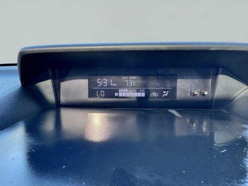 Used 2020 Subaru Crosstrek 2.0i Premium w/ Moonroof Package 1 AWD/4WD image 32