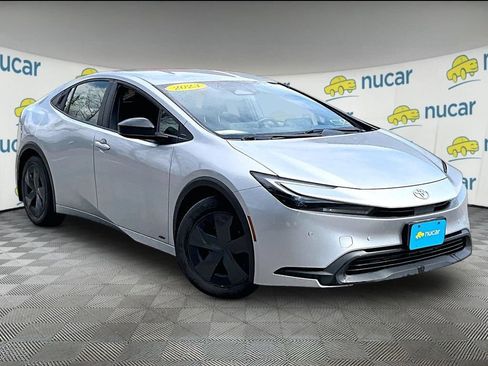 Used 2023 Toyota Prius LE image 1