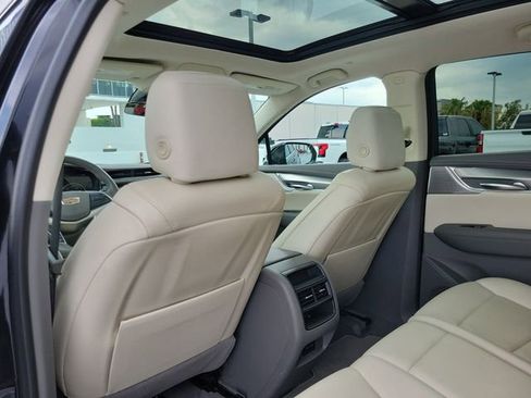 Certified 2023 Cadillac XT5 Premium Luxury FWD image 9