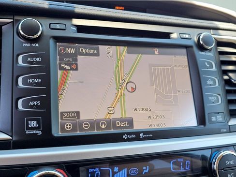 Used 2015 Toyota Highlander Limited AWD/4WD image 9