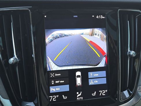 Used 2022 Volvo V60 T5 Cross Country w/ Advanced Package image 20