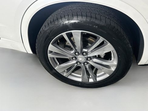 Used 2023 Cadillac XT6 Premium Luxury image 11