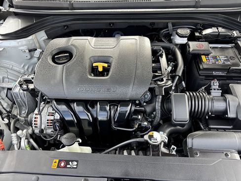 Used 2020 Hyundai Elantra SE image 10