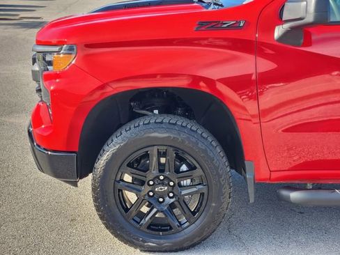 Used 2025 Chevrolet Silverado 1500 Custom Trail Boss w/ Turbomax Blackout Package image 5