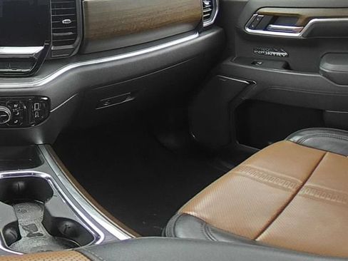 Used 2025 Chevrolet Silverado 1500 High Country AWD/4WD image 27