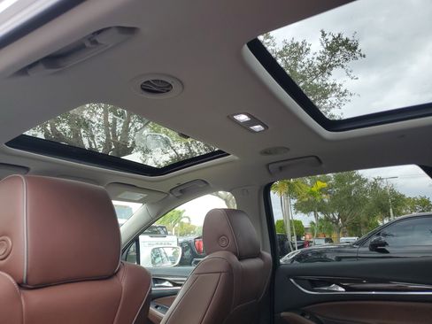 Used 2019 Buick Enclave Avenir w/ Avenir Technology Package image 8