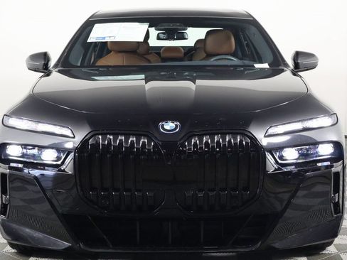 Certified 2024 BMW i7 xDrive60 w/ Executive Package AWD/4WD image 2