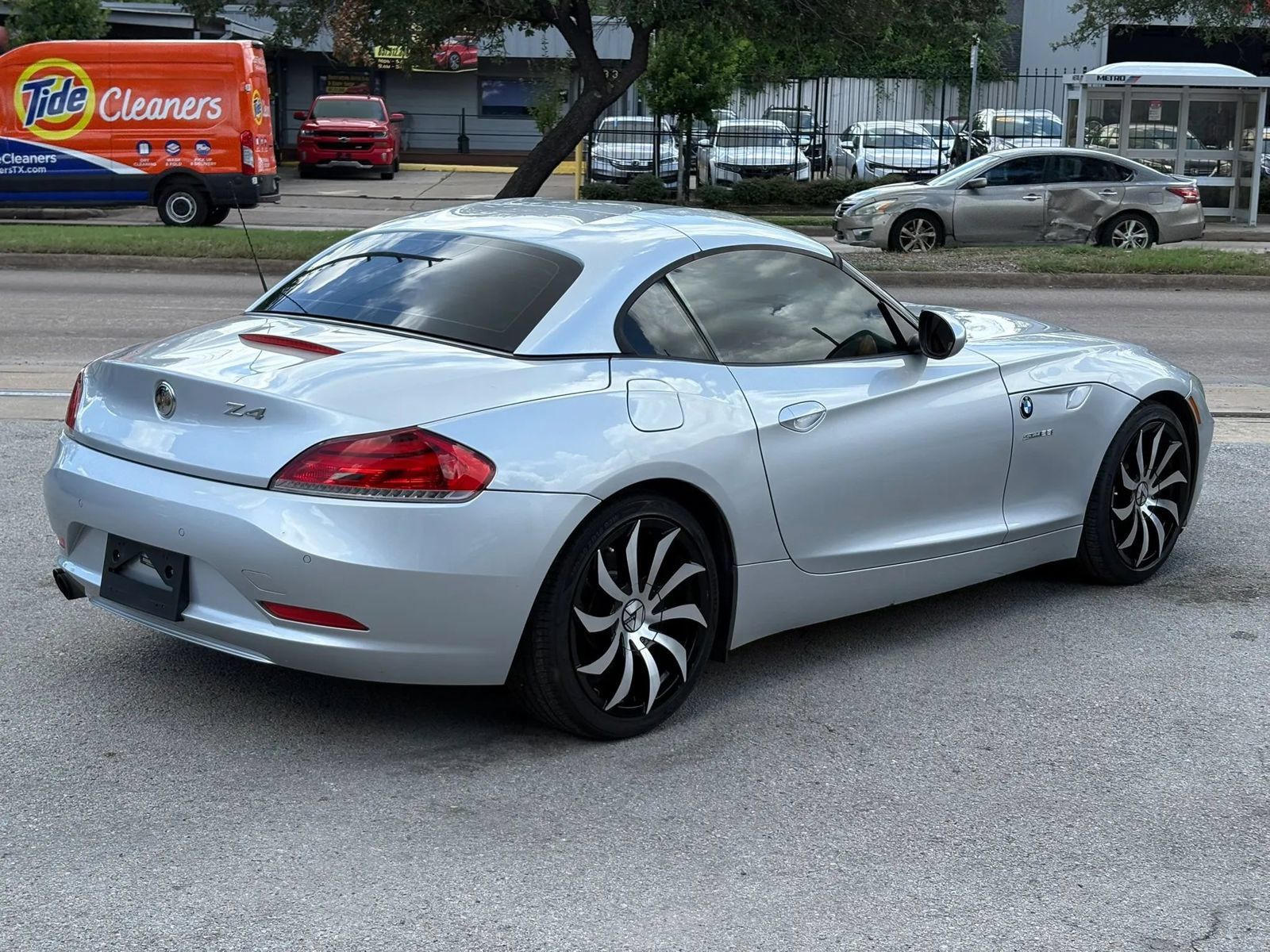 Used 2012 BMW Z4 sDrive28i w/ Sport Pkg RWD image 4