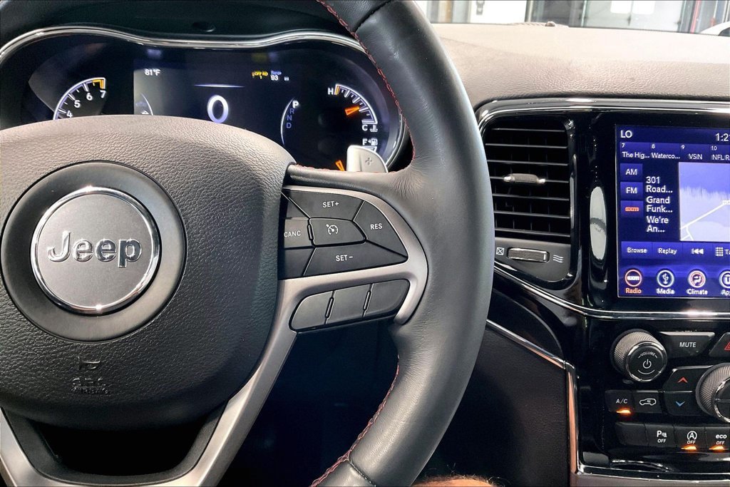 Used 2019 Jeep Grand Cherokee Trailhawk AWD/4WD image 13