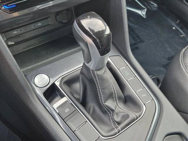 Used 2024 Volkswagen Tiguan SE R-Line FWD image 12