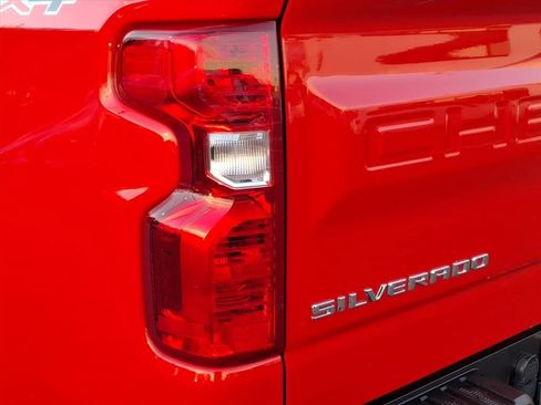 Used 2023 Chevrolet Silverado 1500 LT image 9