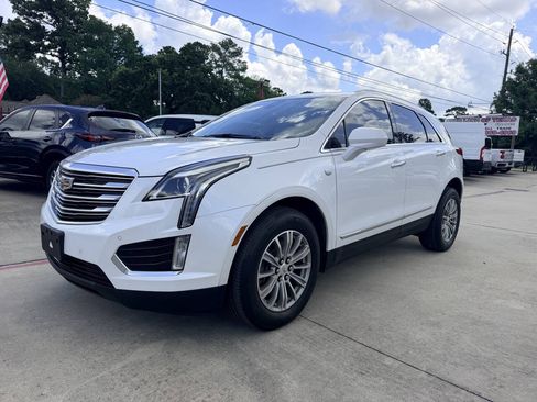 Used 2017 Cadillac XT5 Luxury w/ Driver Awareness Package FWD image 2