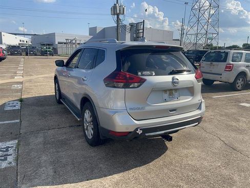 Used 2019 Nissan Rogue SV FWD image 6