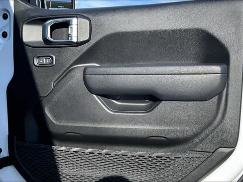 Used 2024 Jeep Wrangler Willys image 20