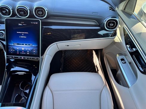 Used 2023 Mercedes-Benz GLC 300 image 17