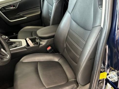 Used 2022 Toyota RAV4 XLE Premium AWD/4WD image 6