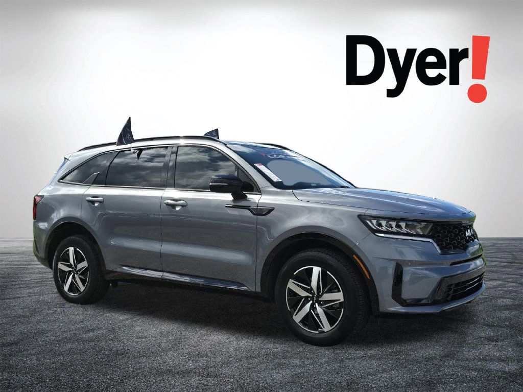 Used 2023 Kia Sorento S w/ Panoramic Sunroof Package FWD image 2