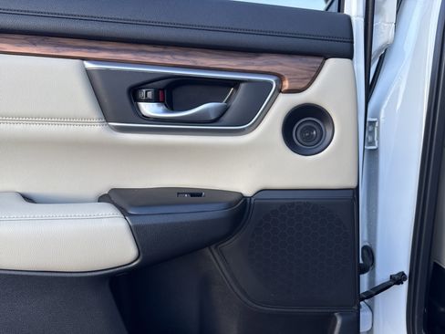 Used 2020 Honda CR-V Touring image 31