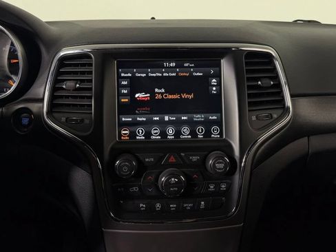 Used 2018 Jeep Grand Cherokee Altitude AWD/4WD image 21