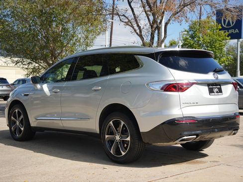 Used 2022 Buick Enclave Essence w/ Sport Touring Edition image 4