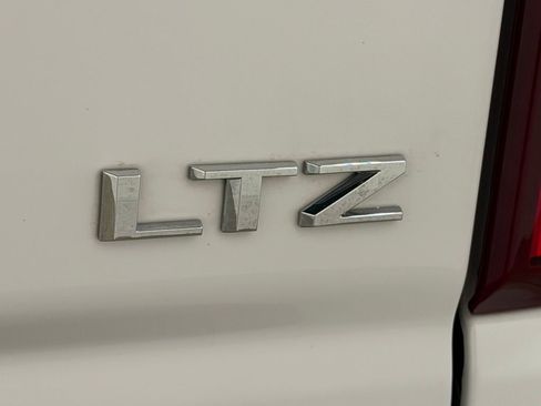 Certified 2020 Chevrolet Silverado 1500 LTZ image 24