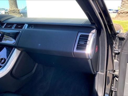 Used 2018 Land Rover Range Rover Sport HSE AWD/4WD image 16